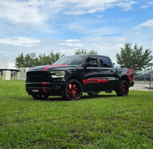 2019 RAM 1500 Big Horn/Lone Star 4x4 Crew Cab 5'7's photo
