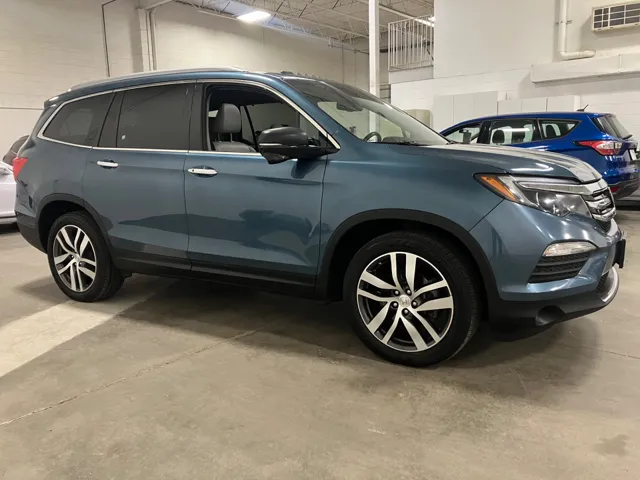 2016 Honda Pilot Touring photo 10