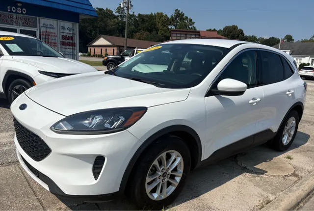 2020 Ford Escape SE
