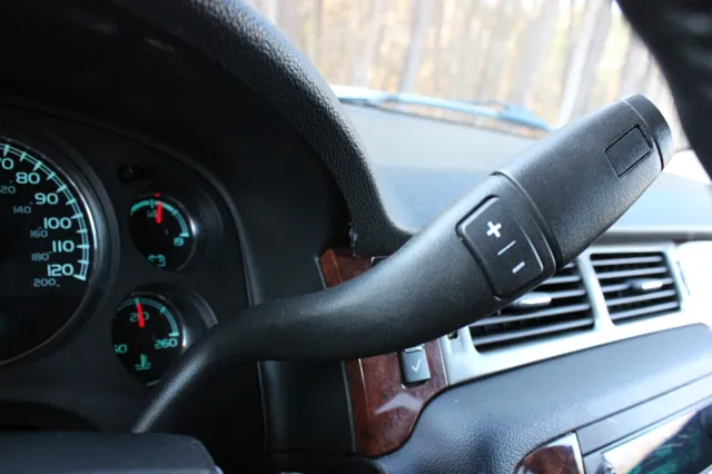 2011 Chevrolet Suburban LT - Photo 32