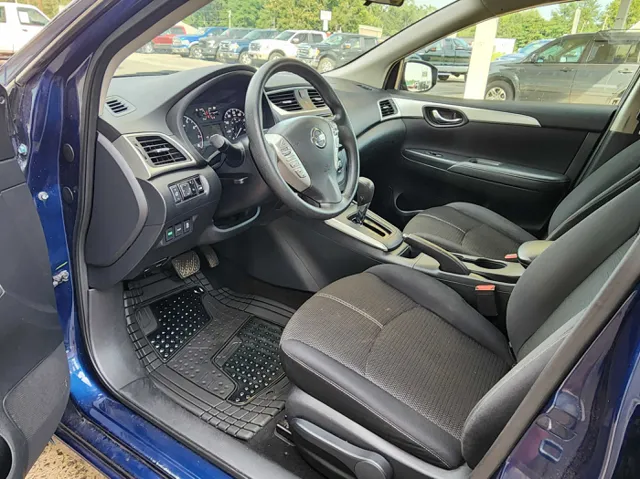 2017 Nissan Sentra S photo 9