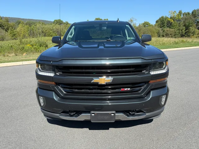2017 Chevrolet Silverado 1500 LT Z71 photo 2