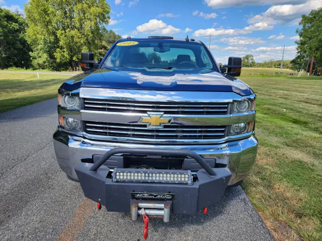 2015 Chevrolet Silverado 2500HD photo 3