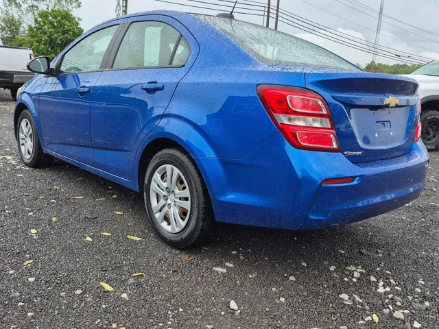 2017 Chevrolet Sonic LS photo 4