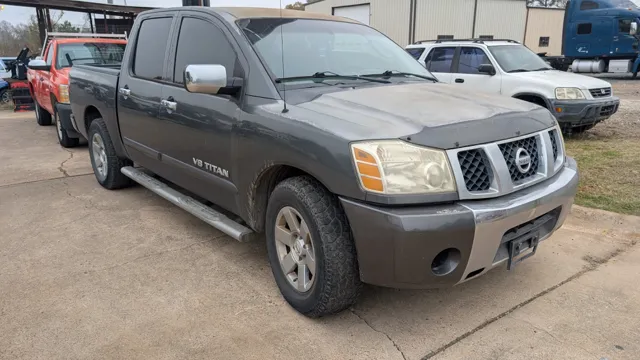 2007 Nissan Titan SE's photo