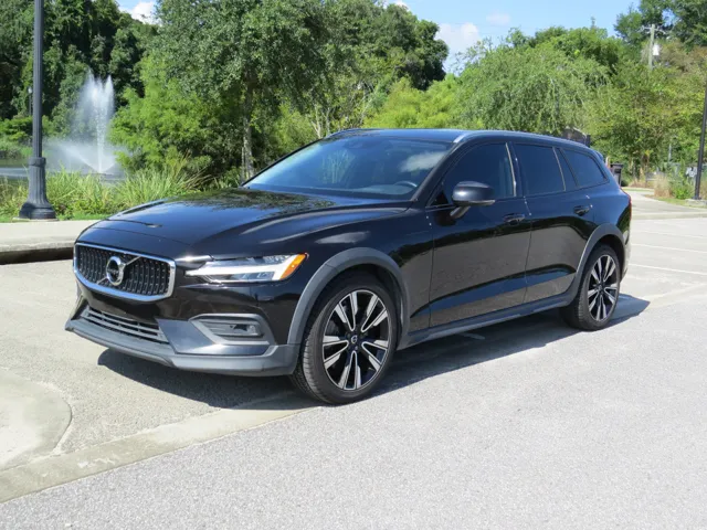 2021 Volvo V60 Cross Country