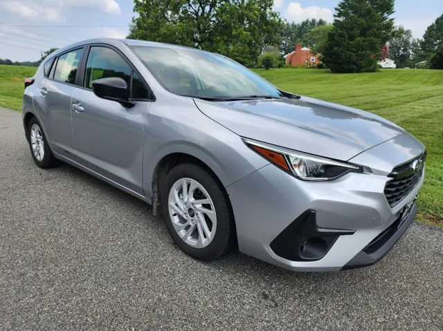 2024 Subaru Impreza Base photo 3