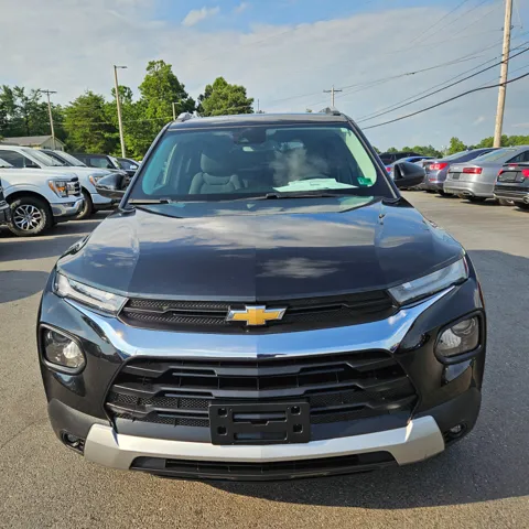 2023 Chevrolet Trailblazer LT photo 2