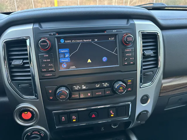 2017 Nissan Titan SL - Photo 24