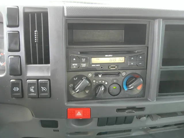 2017 Isuzu NPR HD - Photo 40