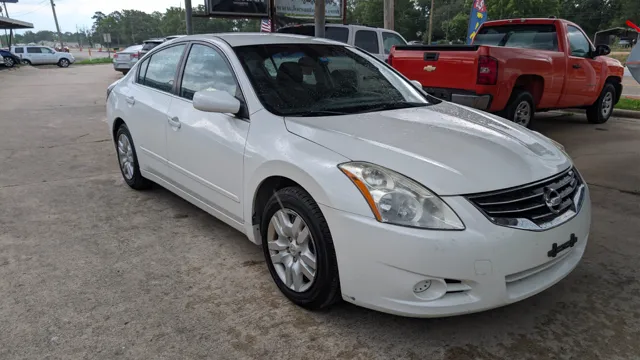 2011 Nissan Altima's photo