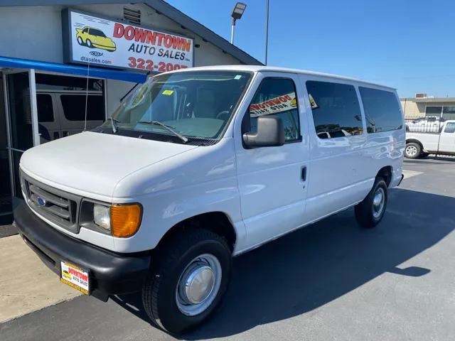 2004 Ford E-Series's photo
