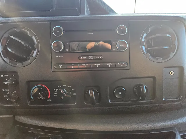 2013 Ford E-350 photo 8