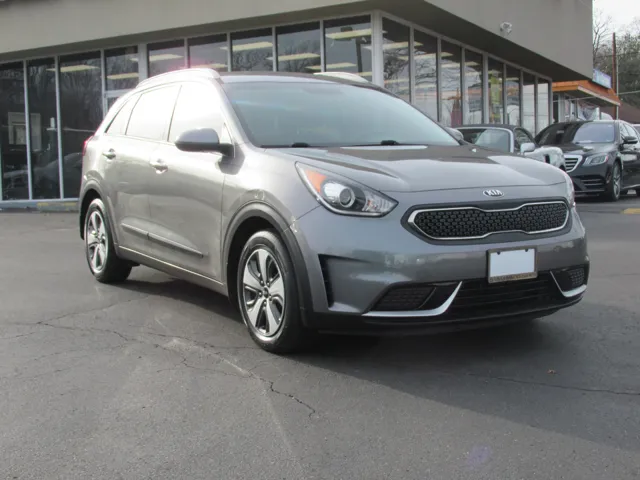 2017 Kia Niro LX's photo