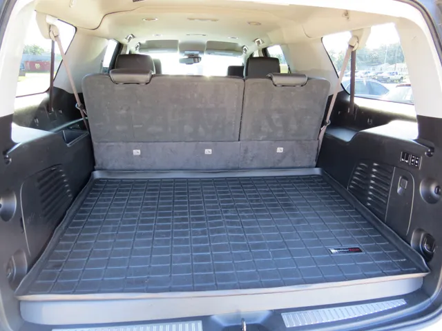 2017 Chevrolet Suburban LT photo 13