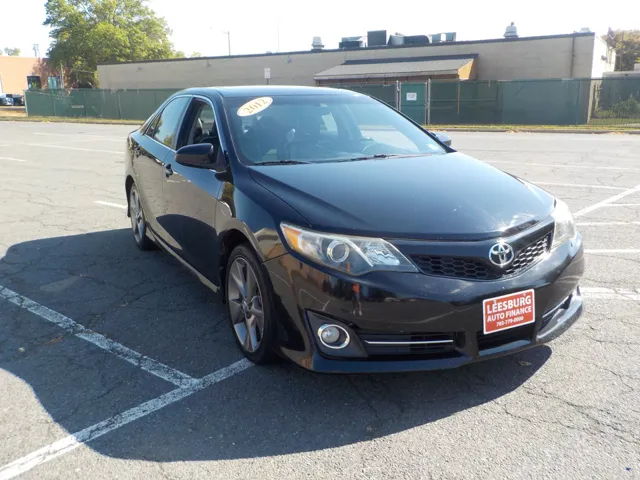 2012 Toyota Camry SE photo 6