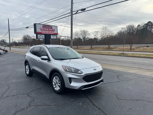 2020 Ford Escape SE's photo