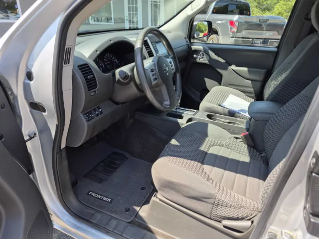 2017 Nissan Frontier SV - Photo 19