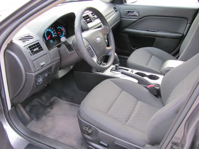 2010 Ford Fusion SE - Photo 12