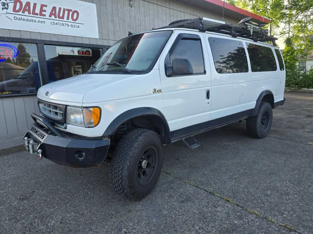 2002 Ford E-Series's photo