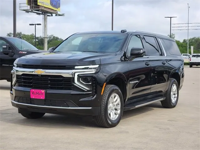 2024 Chevrolet Suburban LT's photo