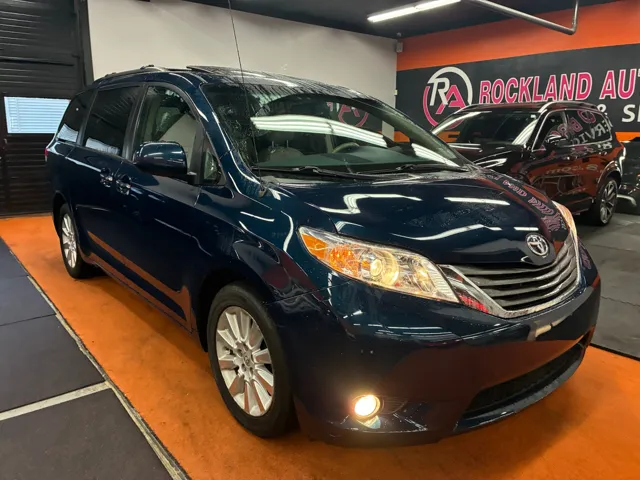2012 Toyota Sienna