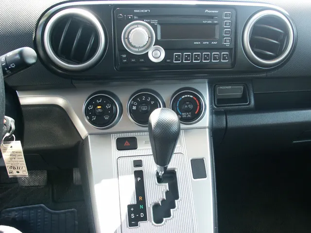 2011 Scion xB photo 9