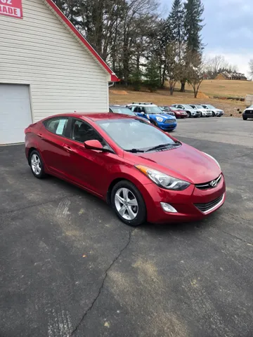2013 Hyundai Elantra's photo
