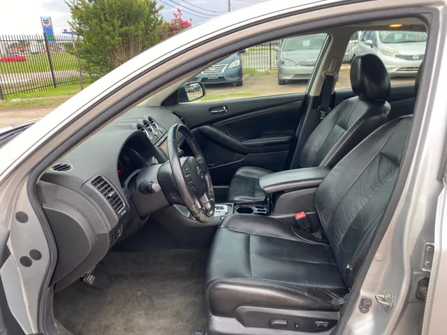 2011 Nissan Altima - Photo 9