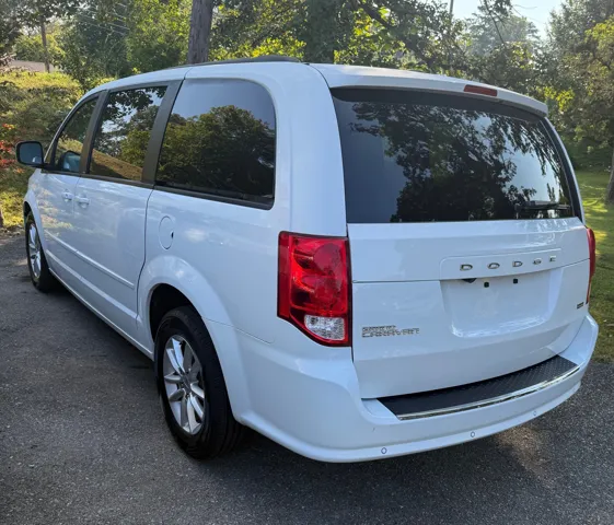 2013 Dodge Grand Caravan SXT photo 2