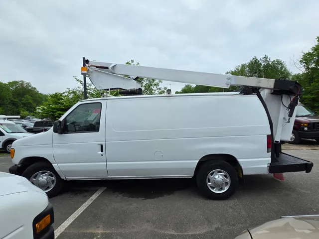 2005 Ford Econoline Van Commercial - Photo 8