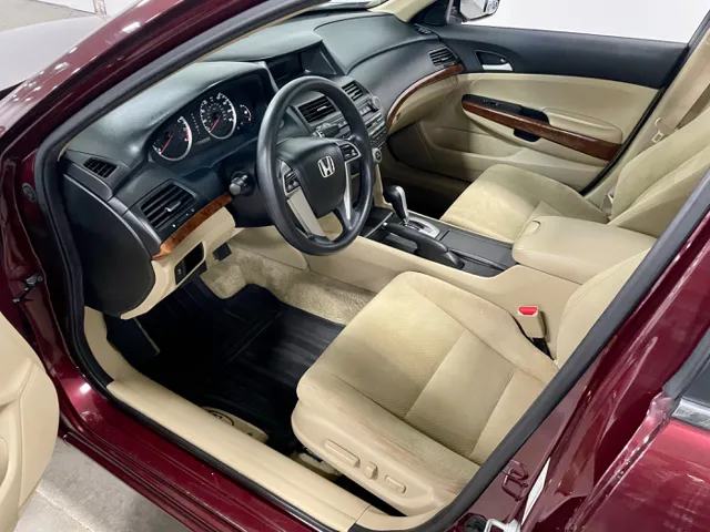 2011 Honda Accord EX photo 9