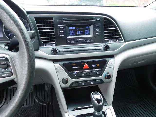2017 Hyundai Elantra SE - Photo 7