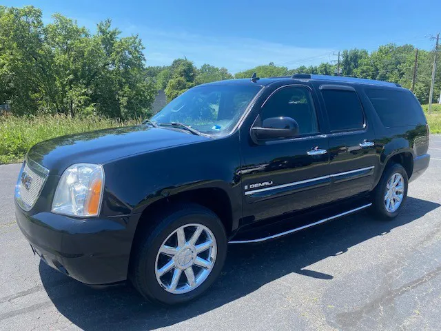 2007 GMC Yukon Denali's photo
