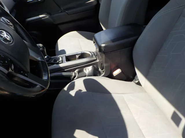 2016 Toyota Tacoma SR5 - Photo 21