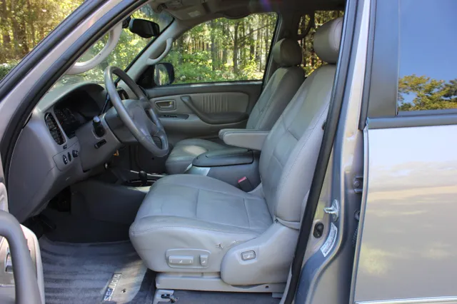 2001 Toyota Sequoia Limited - Photo 10