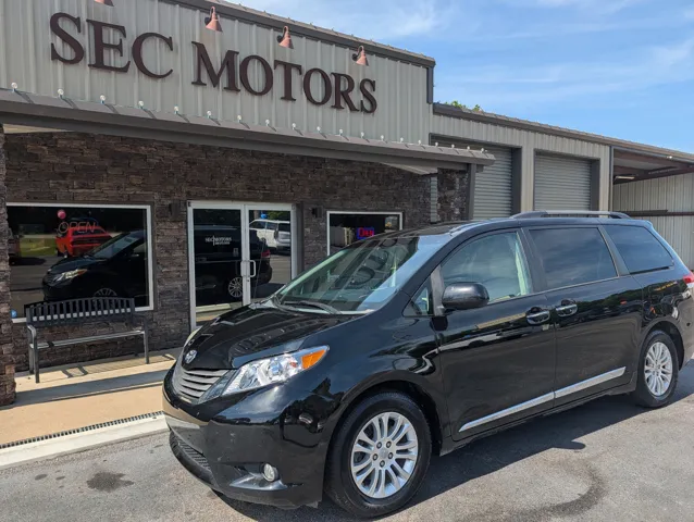 2012 Toyota Sienna's photo