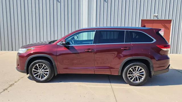 2018 Toyota Highlander XLE AWD photo