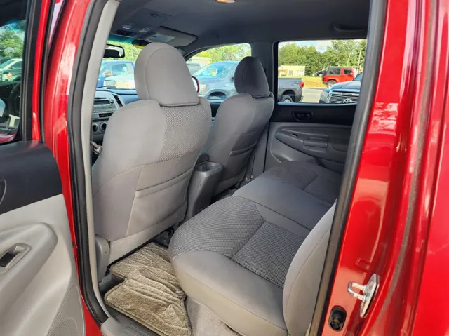 2011 Toyota Tacoma Double Cab V6 4x4 photo 12