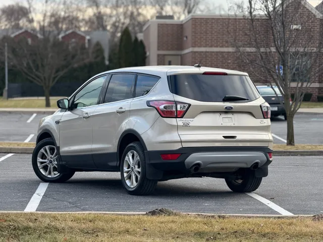 2017 Ford Escape SE - Photo 23