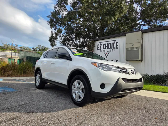 2015 Toyota RAV4 LE's photo