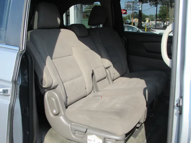 2013 Honda Odyssey LX - Photo 17