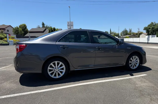2014 Toyota Camry SE Hybrid - Photo 7