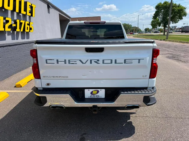 2022 Chevrolet Silverado 1500 LT - Photo 4