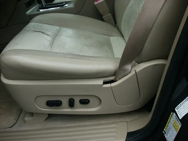 2007 Ford Explorer Eddie Bauer photo 12