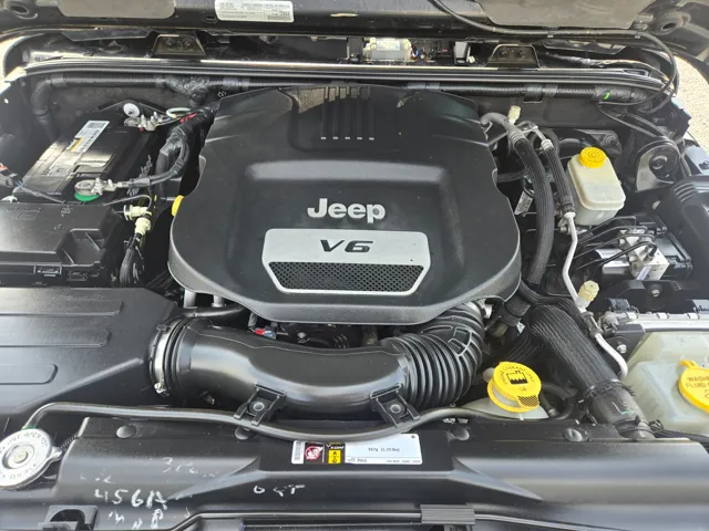 2015 Jeep Wrangler Unlimited Sahara - Photo 6