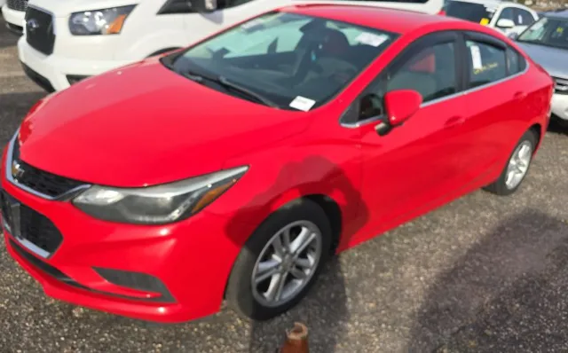 2017 Chevrolet Cruze LT's photo