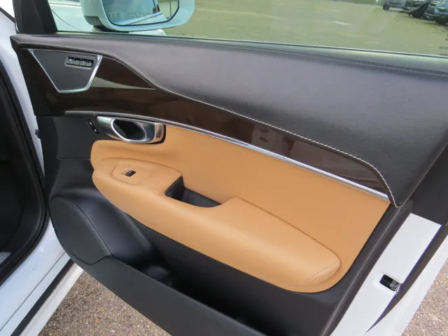 2017 Volvo XC90 Inscription photo 3