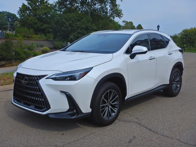 2024 Lexus NX 350's photo