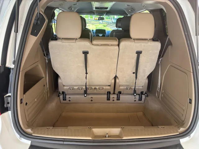 2016 Chrysler Town & Country Touring - Photo 14